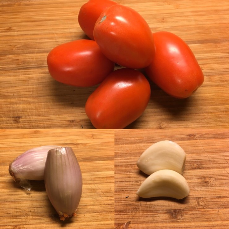 Tomatoes, shallots and garlic